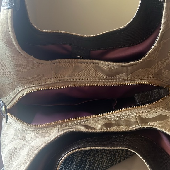 Coach “Maggie” Hobo Purse - Picture 4 of 7